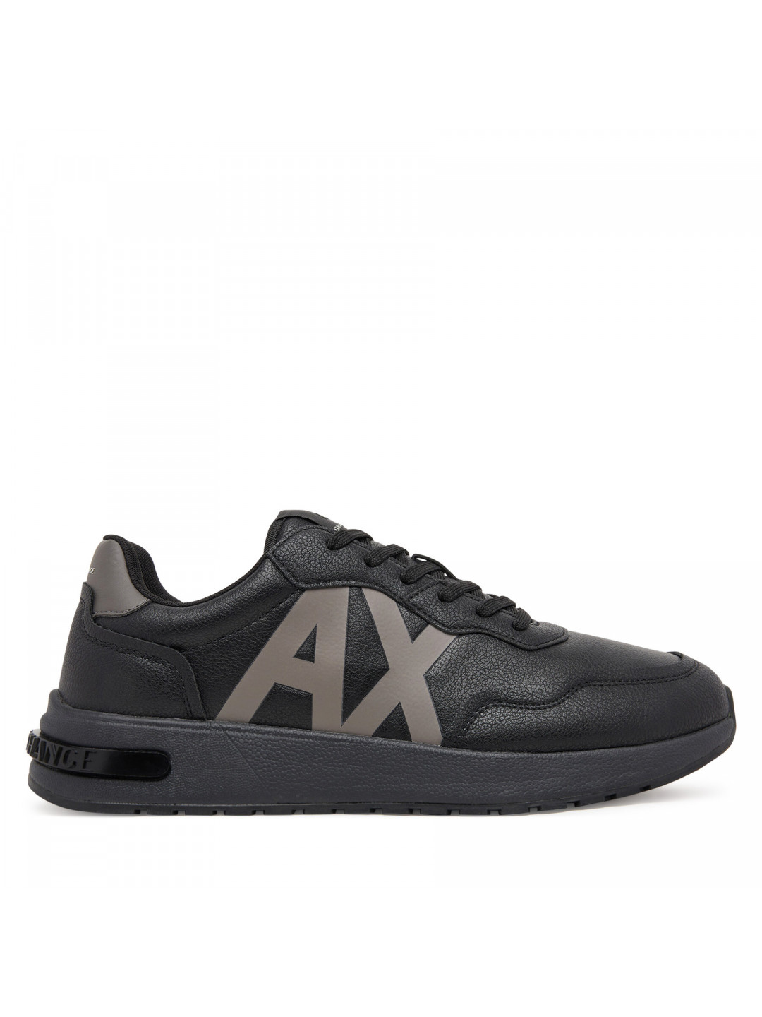 Sneakersy Armani Exchange XM001683 AF17360 FC074 Černá